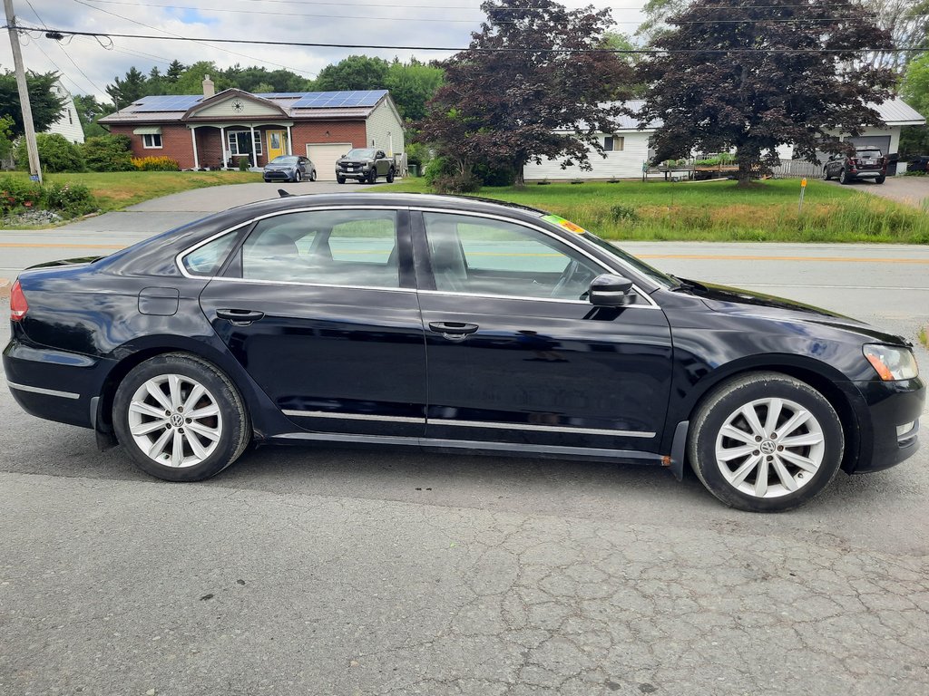 2013 Volkswagen Passat Highline in Hebbville, Nova Scotia - 5 - w1024h768px