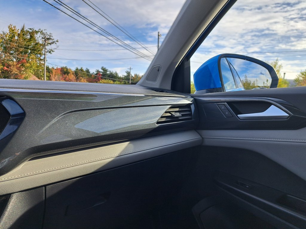 2022 Volkswagen Taos Highline in Hebbville, Nova Scotia - 25 - w1024h768px