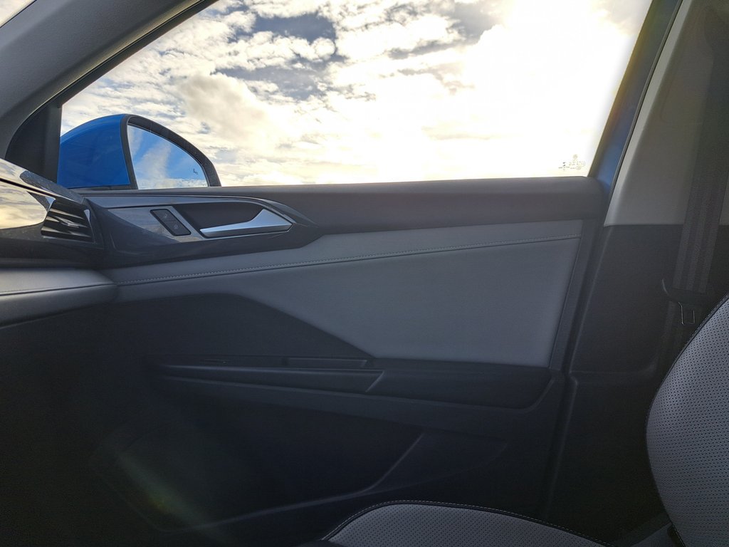 2022 Volkswagen Taos Highline in Hebbville, Nova Scotia - 26 - w1024h768px