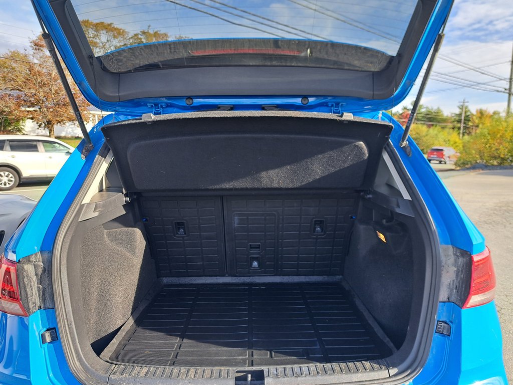 2022 Volkswagen Taos Highline in Hebbville, Nova Scotia - 8 - w1024h768px