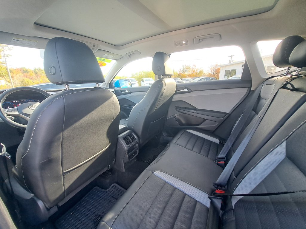 2022 Volkswagen Taos Highline in Hebbville, Nova Scotia - 29 - w1024h768px