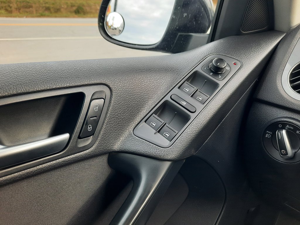 2016 Volkswagen Tiguan Special Edition in Hebbville, Nova Scotia - 11 - w1024h768px