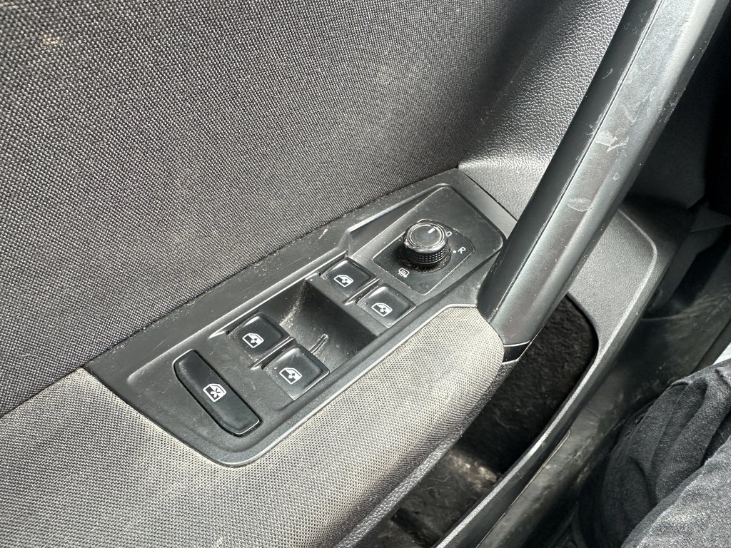 2019 Volkswagen Tiguan Trendline in Hebbville, Nova Scotia - 10 - w1024h768px