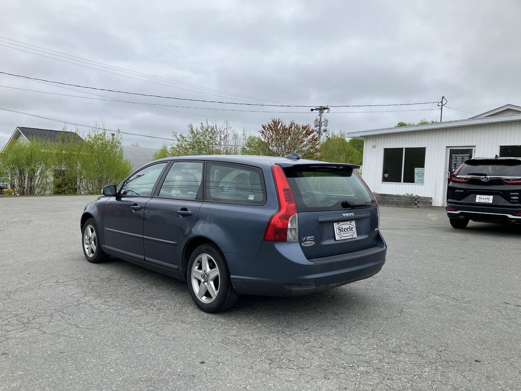 2008 Volvo V50 in Hebbville, Nova Scotia - 8 - w1024h768px