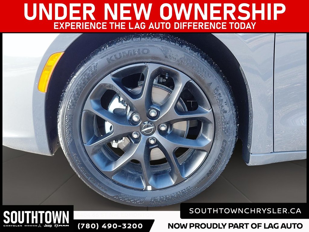 2025 Chrysler Pacifica Limited-6