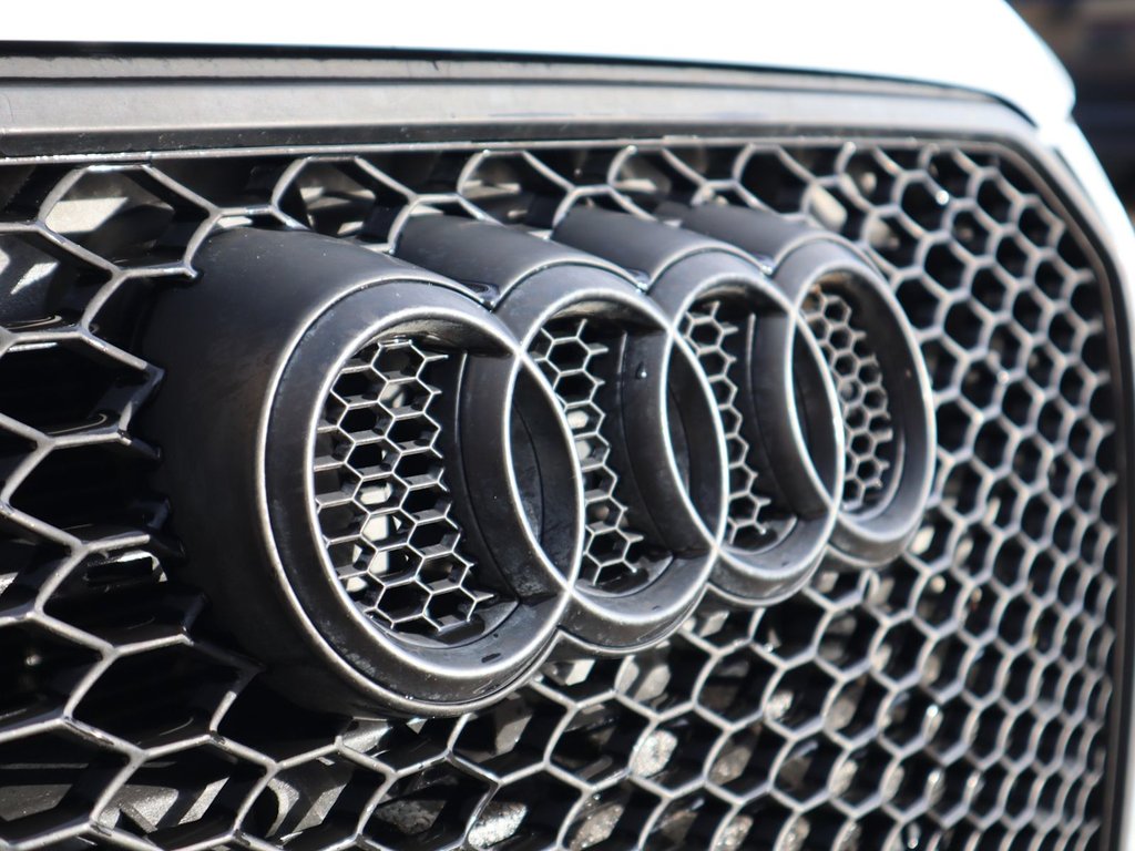 2016 Audi A4 PROGRESSIV PLUS IN WHITE EQUIPPED WITH A 2.0L TURBO I4 , QUATTRO AWD , 8SPD AUTO , LEATHER HEATED SEATS , SUNROOF , PREMIUM AUDI-2