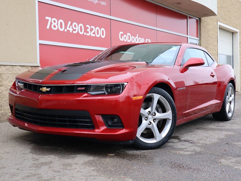 2015 Chevrolet Camaro SS IN RED EQUIPPED WITH A 6.2L V8 , FWD , AUTO TRANSMISSION , DUAL EXHAUST , LEATHER HEATED BUCKET SEATS , SUNROOF , PREMIUM BOS-0