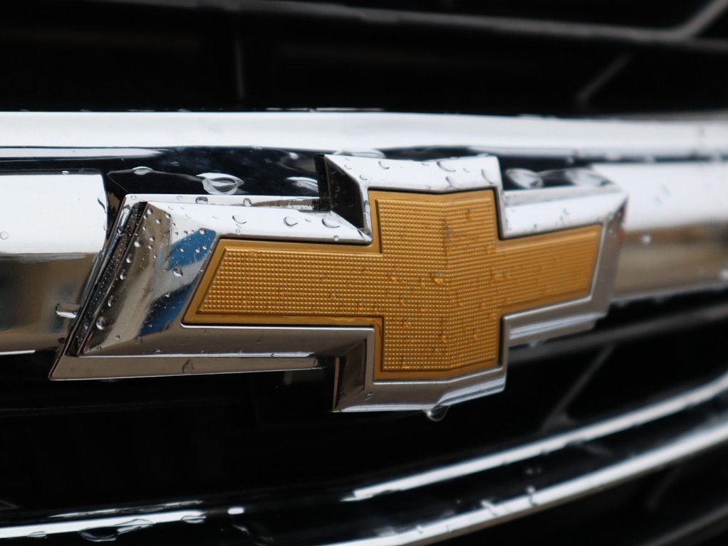 2022 Chevrolet Malibu LT IN SILVER EQUIPPED WITH A 1.5L TURBO I4 , FWD , CVT AUTO , HEATED FRONT SEATS , DUAL ZONE AC , BACKUP CAM , SW CONTROLS , BLU-2