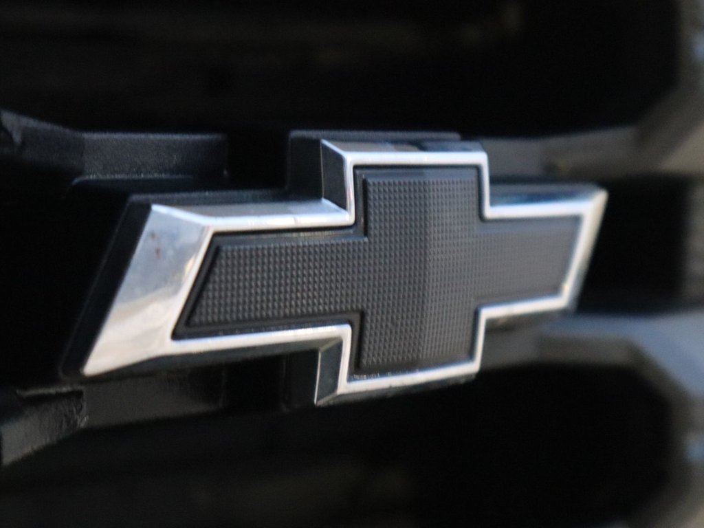 2021 Chevrolet Silverado 2500HD CUSTOM IN SUMMIT WHITE EQUIPPED WITH A 6.6L V8 , 6SPD AUTO , 4X4 , BLACK ACCENTS , CUSTOME VALUE PCKG , REMOTE START , TRAILER M-3