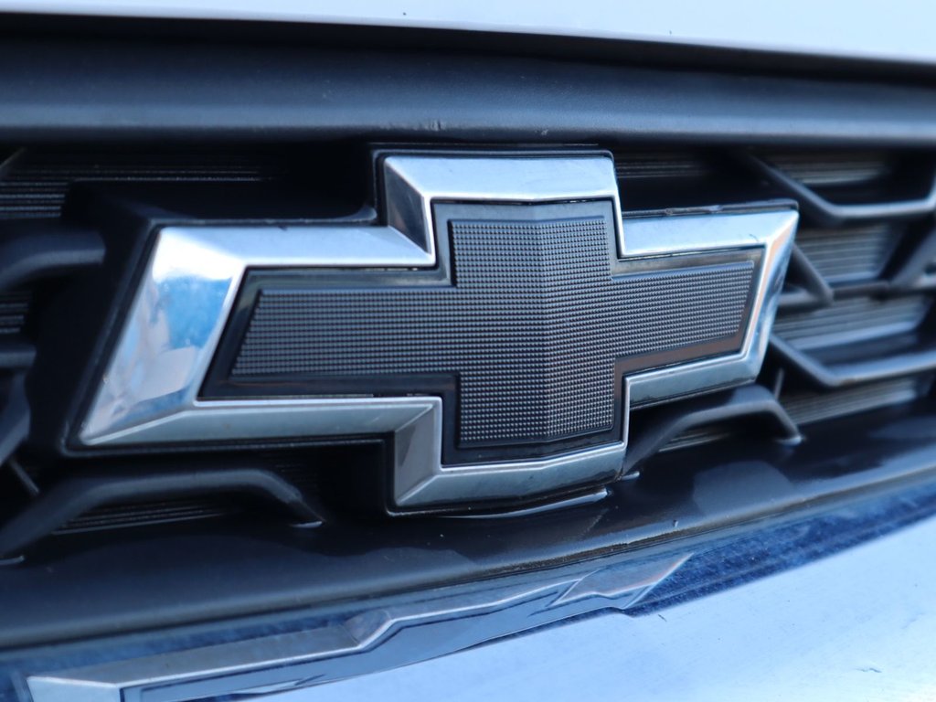 2022 Chevrolet Spark 2LT IN WHITE EQUIPPED WITH A FUEL EFFICIENT 1.4L I4 , FWD , CVT AUTO , LEATHERETTE HEATED SEATS , SW CONTROLS , AC , CRUISE , PW-2