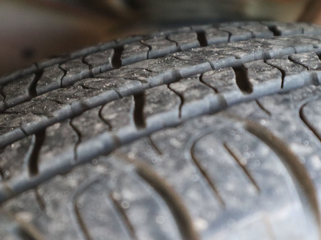 2017 Chrysler 300 TOURING IN VELVET RED PEARL EQUIPPED WITH A 3.6L V6 , RWD , 8SPD TF AUTO , VALUE PCKG , DUAL ZONE AC , PWR DRIVER SEAT , PANORAM-5