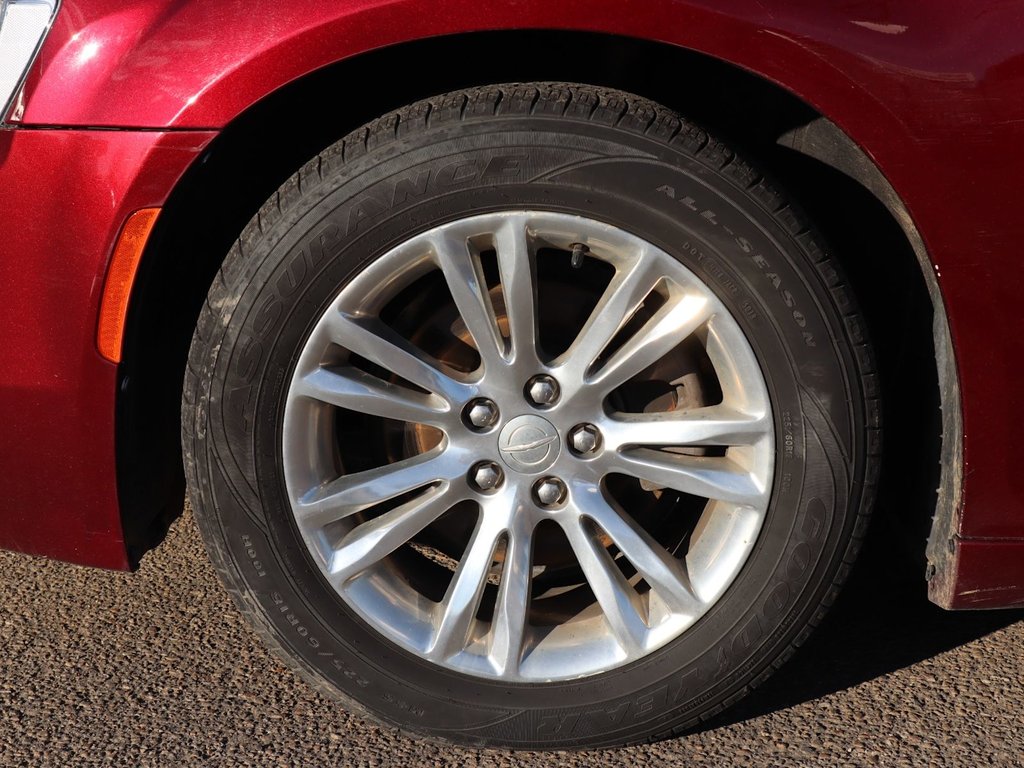 2017 Chrysler 300 TOURING IN VELVET RED PEARL EQUIPPED WITH A 3.6L V6 , RWD , 8SPD TF AUTO , VALUE PCKG , DUAL ZONE AC , PWR DRIVER SEAT , PANORAM-4