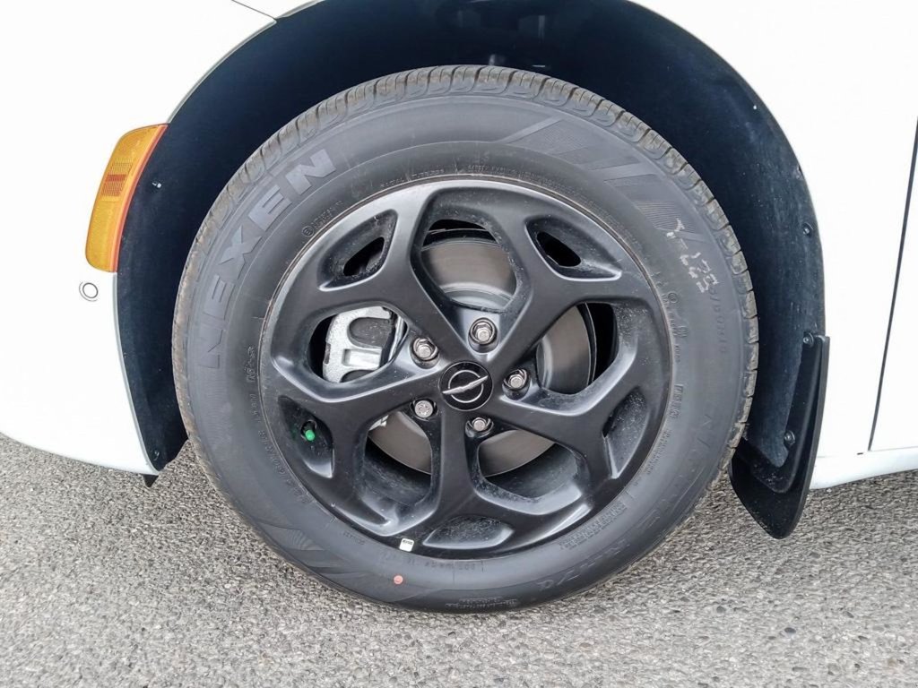 2024 Chrysler Pacifica Hybrid PREMIUM S IN BRIGHT WHITE EQUIPPED WITH A 3.6L HYBRID V6 , FWD , EFLITE CVT AUTO , NAPPA LEATHER HEATED SEATS + SW , S APPEARANC-5