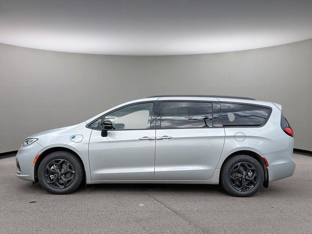 2024 Chrysler Pacifica Hybrid PREMIUM S IN SILVER MIST EQUIPPED WITH A 3.6L HYBRID V6 , FWD , EFLITE CVT AUTO , NAPPA LEATHER HEATED/VENTED SEATS , SAFETY SPH-2