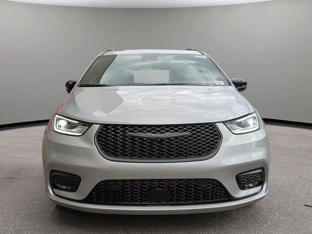 2024 Chrysler Pacifica Hybrid PREMIUM S IN SILVER MIST EQUIPPED WITH A 3.6L HYBRID V6 , FWD , EFLITE CVT AUTO , NAPPA LEATHER HEATED/VENTED SEATS , SAFETY SPH-1