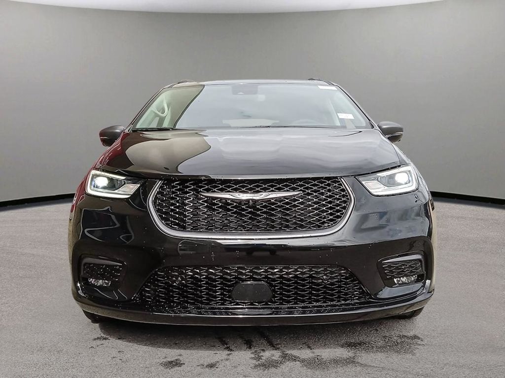 2024 Chrysler Pacifica Hybrid PLUG IN HYBRID SELECT IN DIAMOND BLACK EQUIPPED WITH A 3.6L HYBRID V6 , FWD , EFLITE AUTO , ROAD TRIPPER PCKG , ADV CRUISE W/LKA-1