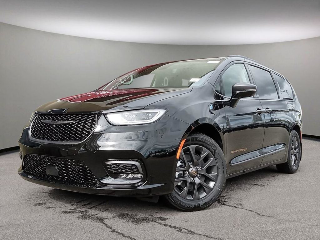 2024 Chrysler Pacifica Hybrid PLUG IN HYBRID SELECT IN DIAMOND BLACK EQUIPPED WITH A 3.6L HYBRID V6 , FWD , EFLITE AUTO , ROAD TRIPPER PCKG , ADV CRUISE W/LKA-0