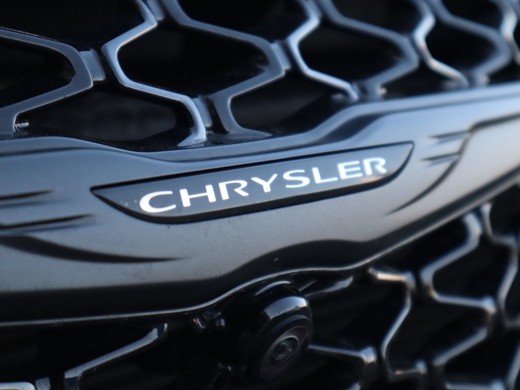 2023 Chrysler Pacifica LIMITED IN BRIGHT WHITE EQUIPPED WITH A 3.6L V6 , 9SPD AUTO , FWD , S APPEARANCE PCKG , THEATRE FAMILY GROUP , SAFETY SPHERE , 3-2