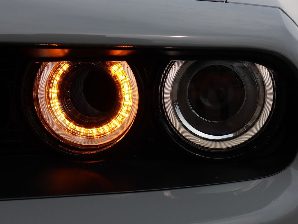 2022 Dodge Challenger SCAT PACK 392 SHAKER IN SMOKE SHOW GREY EQUIPEPD WITH A 6.4L SRT HEMI V8 , RWD , 8SPD TF AUTO , NAPPA LEATHER/ALCANTARA HEATED/V-4