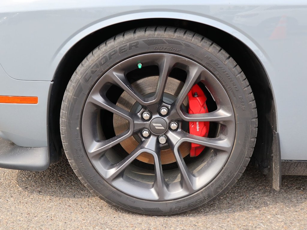 2022 Dodge Challenger SCAT PACK 392 SHAKER IN SMOKE SHOW GREY EQUIPEPD WITH A 6.4L SRT HEMI V8 , RWD , 8SPD TF AUTO , NAPPA LEATHER/ALCANTARA HEATED/V-5