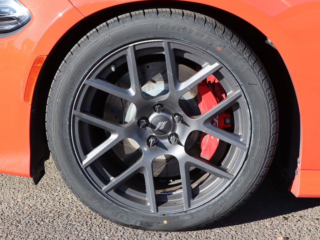 2022 Dodge Charger SCAT PACK 392 IN GO MANGO ORANGE EQUIPPED WITH A 6.4L HEMI SRT V8 , RWD , 8SPD TF AUTO , 20INCH RIMS , ADAPTIVE DAMPING SUSPENSI-4