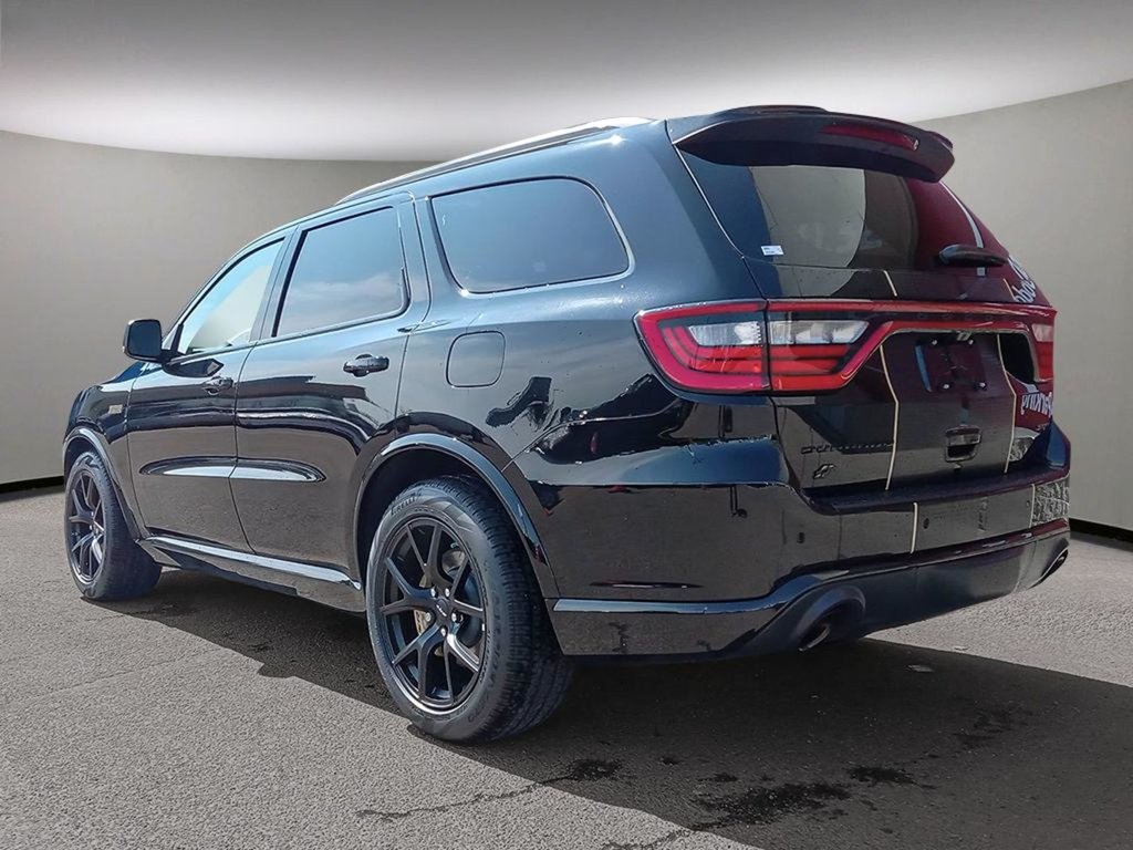 2024 Dodge Durango SRT 392 ALCHEMI IN DB BLACK EQUIPPED WITH A 6.4L SRT V8 , AWD , 8SPD AUTO , 19 SPEAKER HK AUDIO , ADV CRUISE W/LKA , SUNROOF , 2-3
