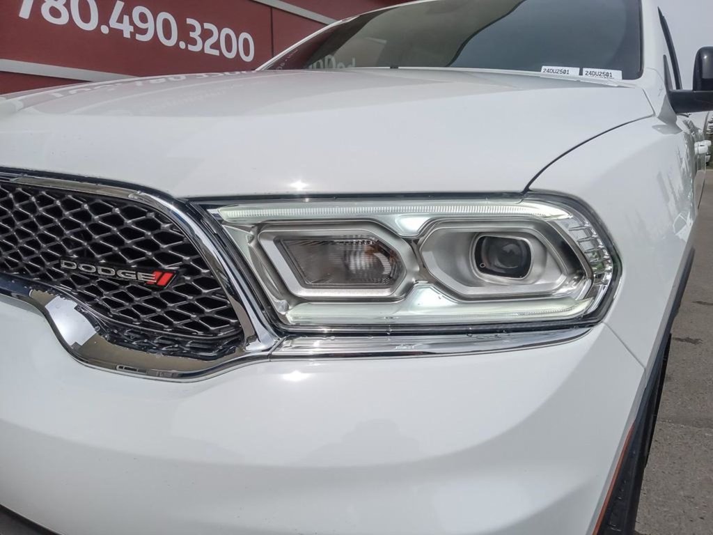 2024 Dodge Durango SXT IN WHITE KNUCKLE EQUIPPED WITH A 3.6L V6 , AWD , 8SPD AUTO , CLOTH HEATED SEATS + SW , 3RD ROW SEATING GROUP , BACKUP CAM ,-7
