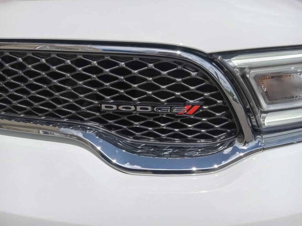 2024 Dodge Durango SXT IN WHITE KNUCKLE EQUIPPED WITH A 3.6L V6 , AWD , 8SPD AUTO , 3RD ROW SEATING GROUP , HEATED SEATS + SW , BACKUP CAM , BSM/RC-5