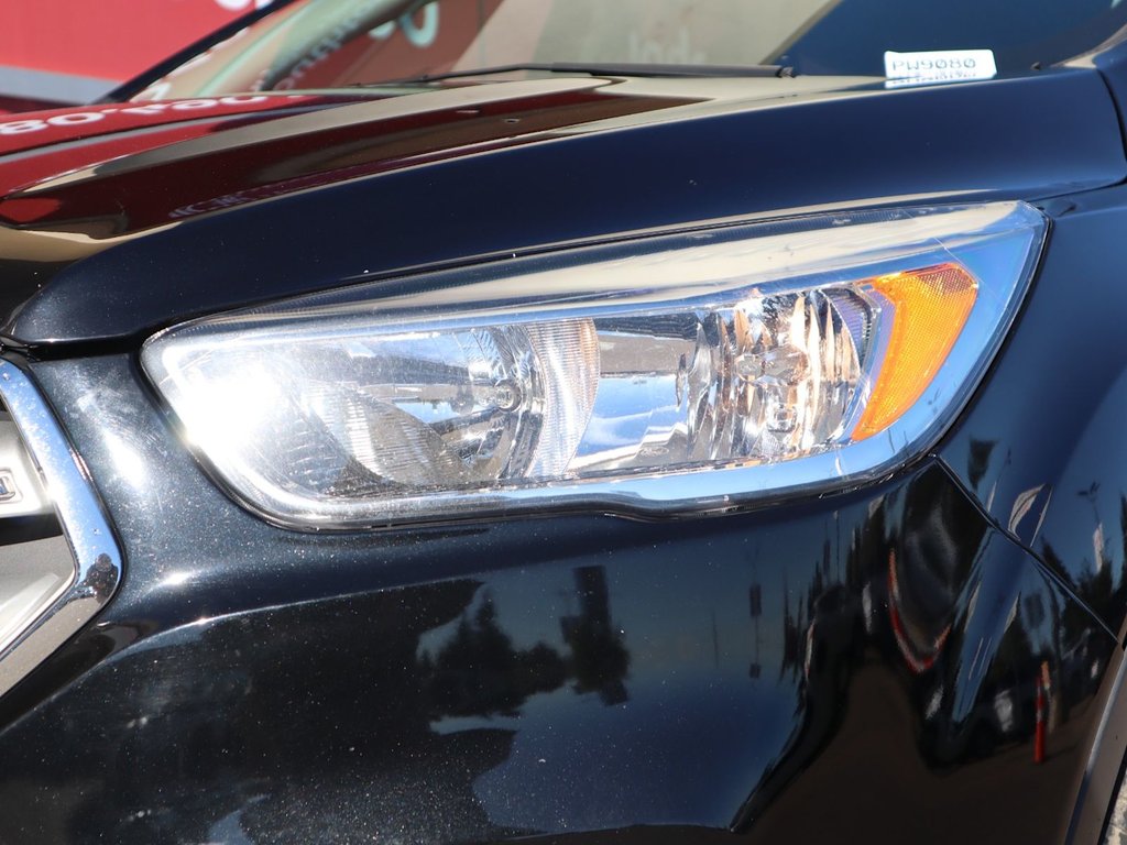 2019 Ford Escape SE IN BLACK EQUIPPED WITH A FUEL EFFICIENT 1.5L TURBO I4 , 4X4 , 6SPD AUTO , HEATED CLOTH BUCKET SEATS , AC , CRUISE , BACKUP CA-3