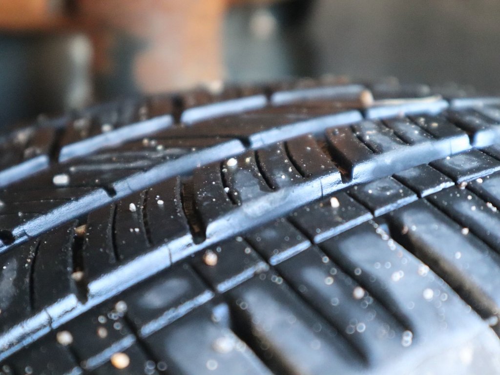 2019 Ford Escape SE IN BLACK EQUIPPED WITH A FUEL EFFICIENT 1.5L TURBO I4 , 4X4 , 6SPD AUTO , HEATED CLOTH BUCKET SEATS , AC , CRUISE , BACKUP CA-5