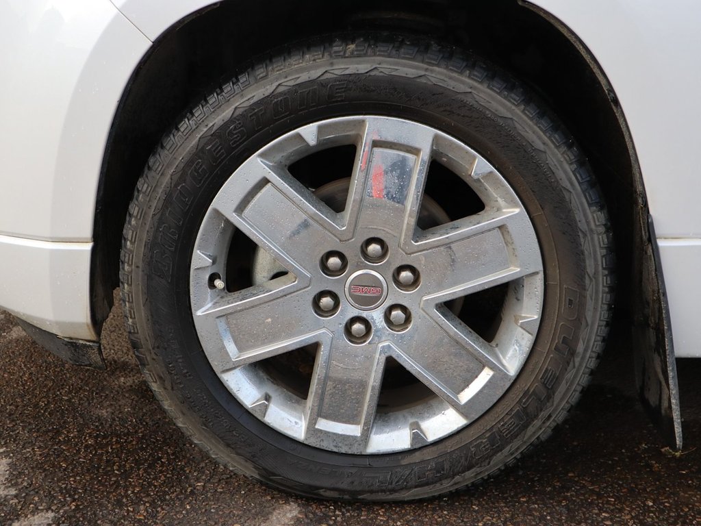 2016 GMC Acadia DENALI IN WHITE EQUIPPED WITH A 3.6L V6 , AWD , 6SPD AUTO , PREMIUM BOSE AUDIO , DUAL EXHAUST , SUNROOF , DUAL HEADREST DVD ENTE-4