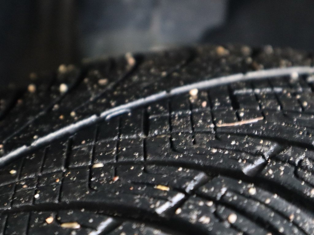 2020 Honda Passport TOURING IN RED EQUIPPED WITH A 3.5L V6 , AWD , 9SPD AUTO , LEATHER HEATED/VENTED BUCKET SEATS , DUAL EXHAUST , NAV , PREMIUM AUD-5