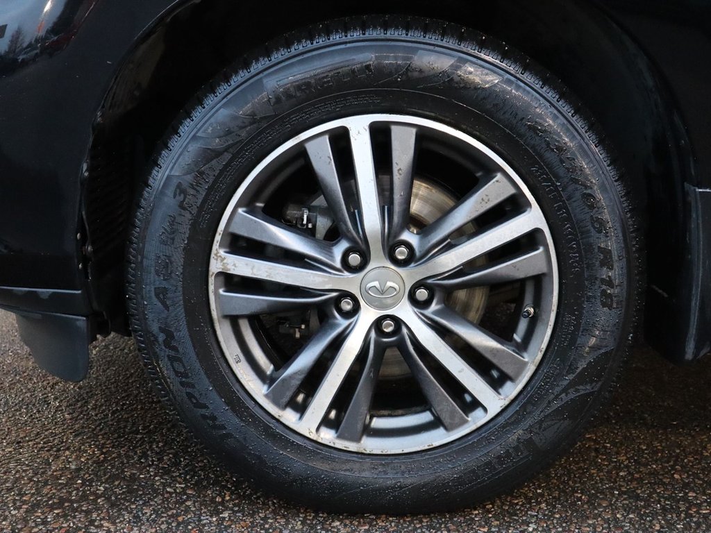 2019 Infiniti QX60 PURE IN BLACK EQUIPPED WITH A 306HP 3.5L V6 , AWD , CVT AUTO , LEATHER HEATED SEATS , SUNROOF , BACKUP CAM , DUAL ZONE AC , CRUI-4