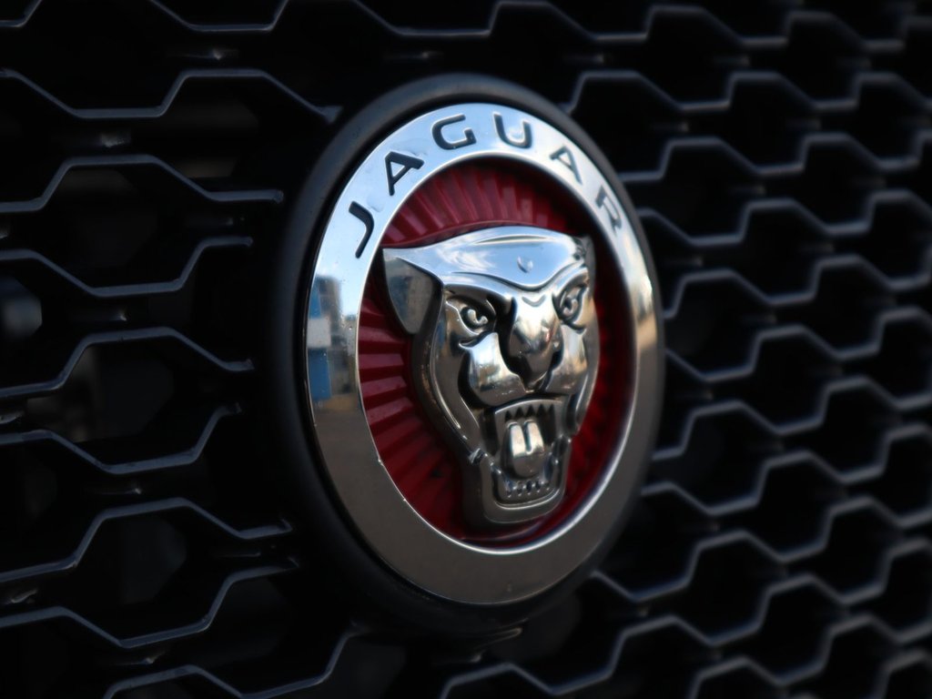 2020 Jaguar F-PACE PREMIUM IN BLACK EQUIPPED WITH A 2.0L TURBO I4 , AWD , 8SPD AUTO SYNTHETIC LEATHER HEATED SEATS + SW , PREMIUM AUDIO , NAV , BAC-2