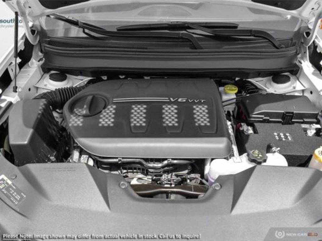 2023 Jeep Cherokee ALTITUDE IN BRIGHT WHITE EQUIPPED WITH A 2.4L MULTI AIR I4 , 9SPD AUTO , 4X4 , ELITE GROUP , LEATHER HEATED/VENTED BUCKET SEATS-5