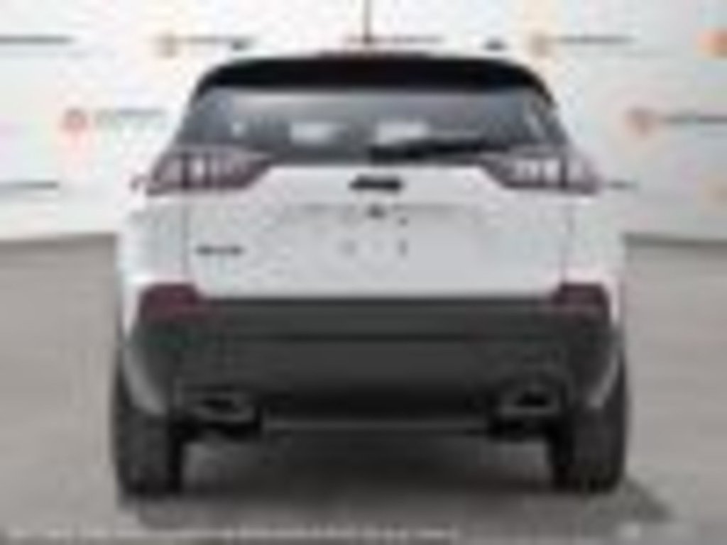 2023 Jeep Cherokee ALTITUDE IN BRIGHT WHITE EQUIPPED WITH A 2.4L MULTI AIR I4 , 9SPD AUTO , 4X4 , ELITE GROUP , LEATHER HEATED/VENTED BUCKET SEATS-4