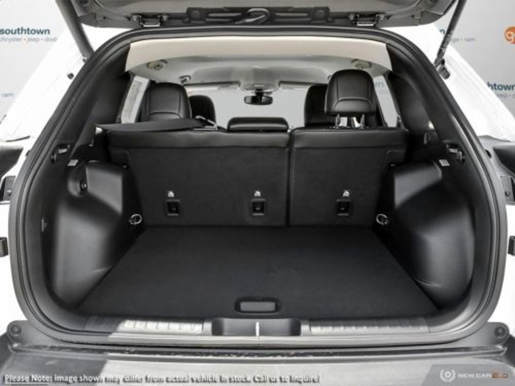 2023 Jeep Cherokee ALTITUDE IN BRIGHT WHITE EQUIPPED WITH A 2.4L MULTI AIR I4 , 9SPD AUTO , 4X4 , ELITE GROUP , LEATHER HEATED/VENTED BUCKET SEATS-6