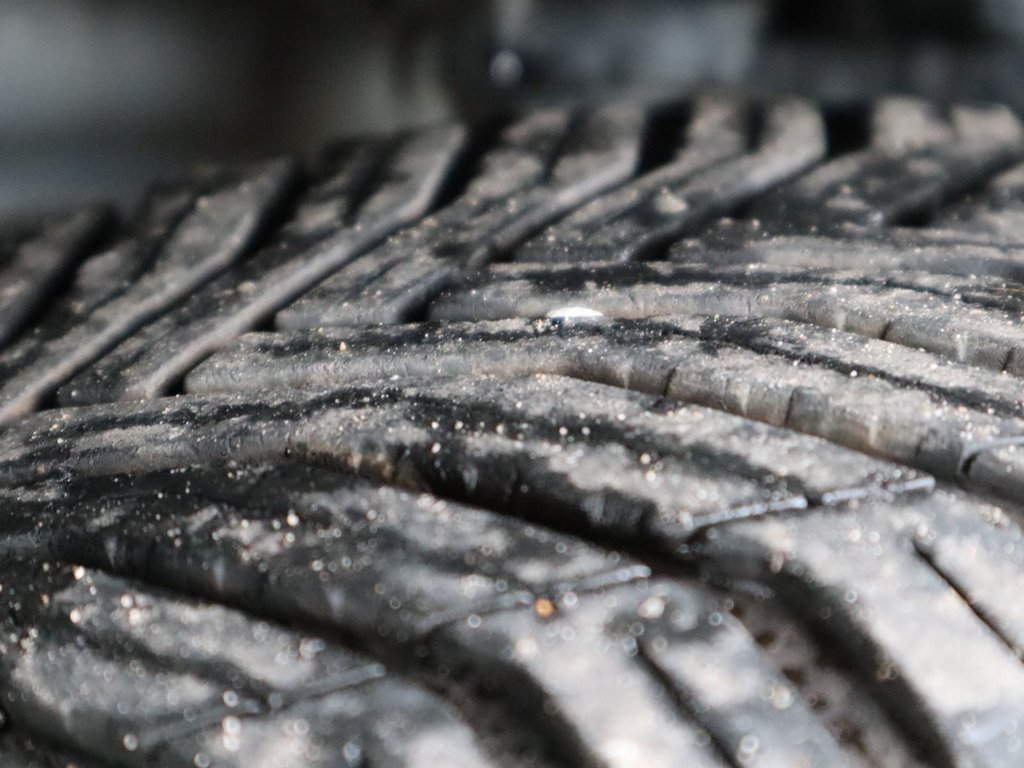 2019 Jeep Compass TRAILHAWK IN STING GREY EQUIPPED WITH A 2.4L I4 , 9SPD AUTO , 4X4 , 8.4INCH W/NAV , BEATS AUDIO , PWR LIFTGATE , PANO SUNROOF ,-5