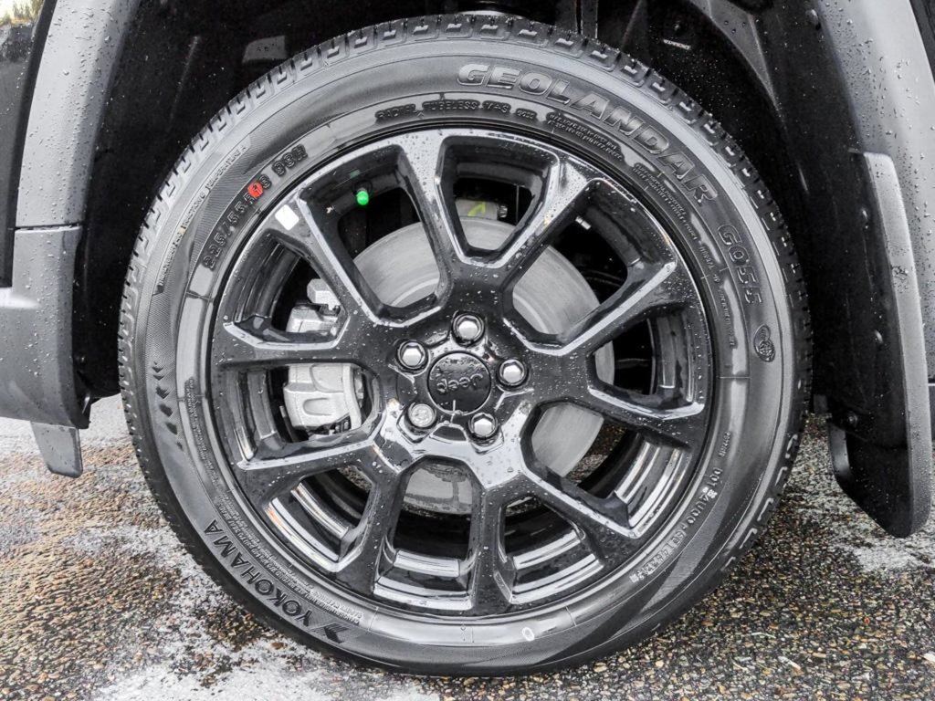 2023 Jeep Compass ALTITUDE, 2L TURBO I-4, ADAPTIVE CRUISE W/ STOP'N'GO, PANORAMIC SUNROOF, PREMIUM ALPINE SPKER SYSTEM, 10.1 UCONNECT 5 W/NAV, RAI-5