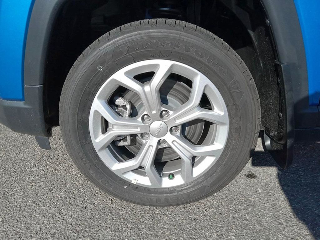 2024 Jeep Compass SPORT IN LASER BLUE PEARL EQUIPPED WITH A 2.0L TURBO I4 , 4X4 , 8SPD AUTO , 10.1INCH TOUCHSCREEN , AC , CRUISE , HEATED SEATS +-5