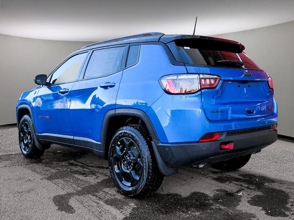 2024 Jeep Compass TRAILHAWK IN LASER BLUE PEARL EQUIPPED WITH A 2.0L TURBO I4 , 4X4 , 8SPD AUTO , DRIVER ASSIST GROUP I , SUN SOUND & NAV GROUP ,-4