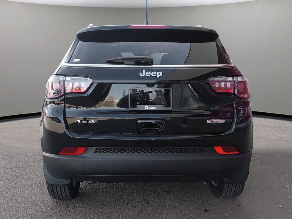2025 Jeep Compass NORTH IN DIAMOND BLACK EQUIPPED WITH A 2.0L TURBO I4 , 4X4 , 8SPD AUTO , CONVENIENCE GROUP , 10.1INCH W/NAV , PWR TAILGATE , PWR-4