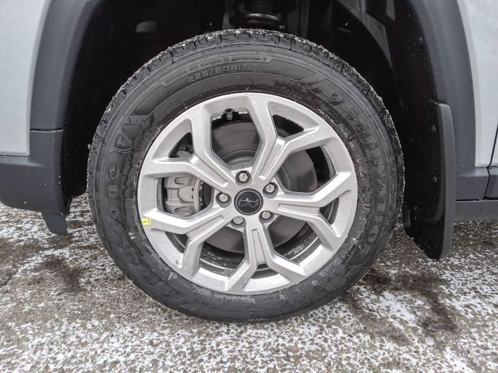 2025 Jeep Compass SPORT IN SILVER METALLIC EQUIPPED WITH A 2.0L TURBO I4 , 4X4 , 8SPD AUTO , TERRAIN MGMT , FCW , ACTIVE LANE MGMT , BACKUP CAM ,-5