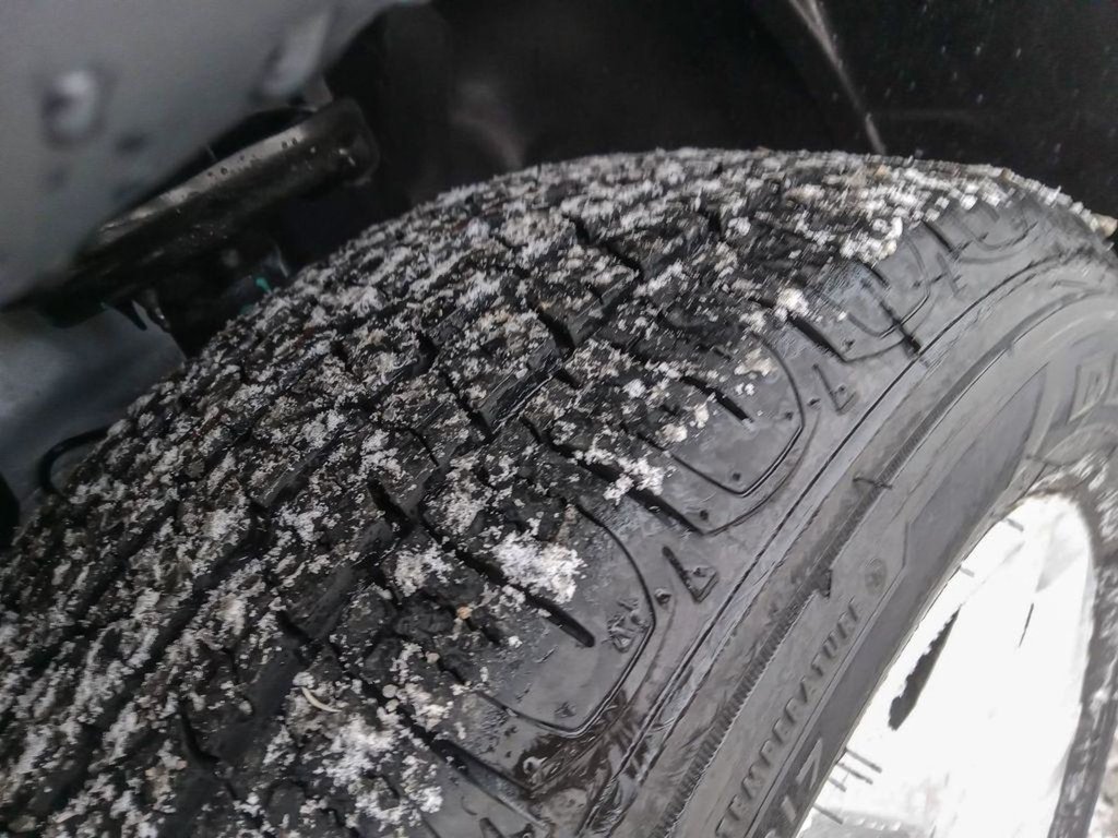 2025 Jeep Compass SPORT IN SILVER METALLIC EQUIPPED WITH A 2.0L TURBO I4 , 4X4 , 8SPD AUTO , TERRAIN MGMT , FCW , ACTIVE LANE MGMT , BACKUP CAM ,-6