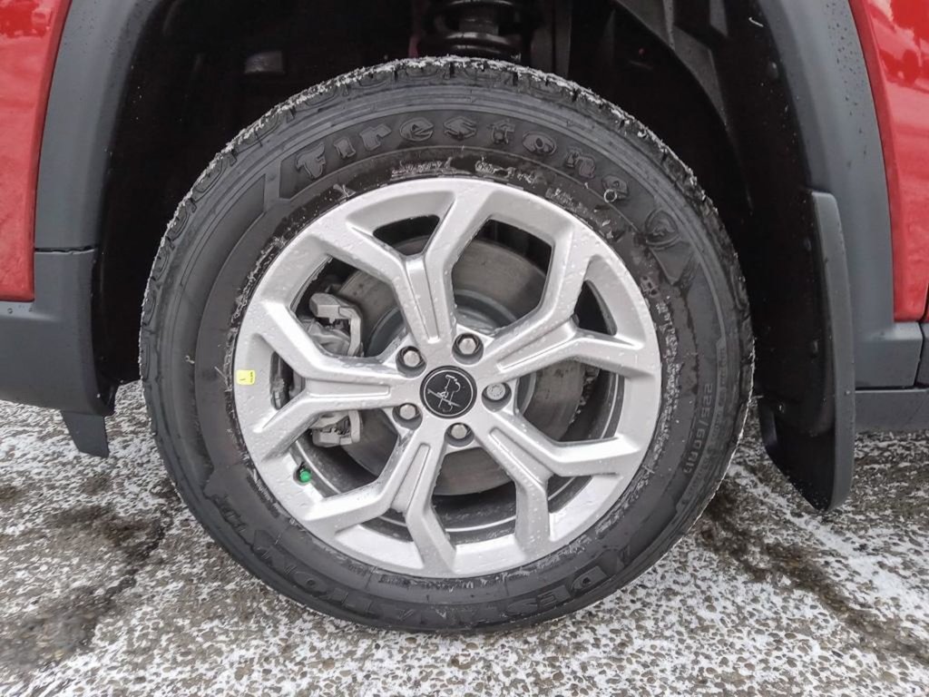 2025 Jeep Compass SPORT IN RED HOT PEARL EQUIPPED WITH A 2.0L TURBO I4 , 4X4 , 8SPD AUTO , TERRAIN MGMT , FCW , ACTIVE LANE MGMT , BACKUP CAM , AU-5