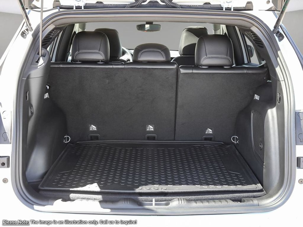 2025 Jeep Compass ALTITUDE IN BRIGHT WHITE EQUIPPED WITH A 2.0L TURBO I4 , 4X4 , 8SPD AUTO , CONVENIENCE GROUP , SUND AND SOUND GROUP , DUAL ZONE-5