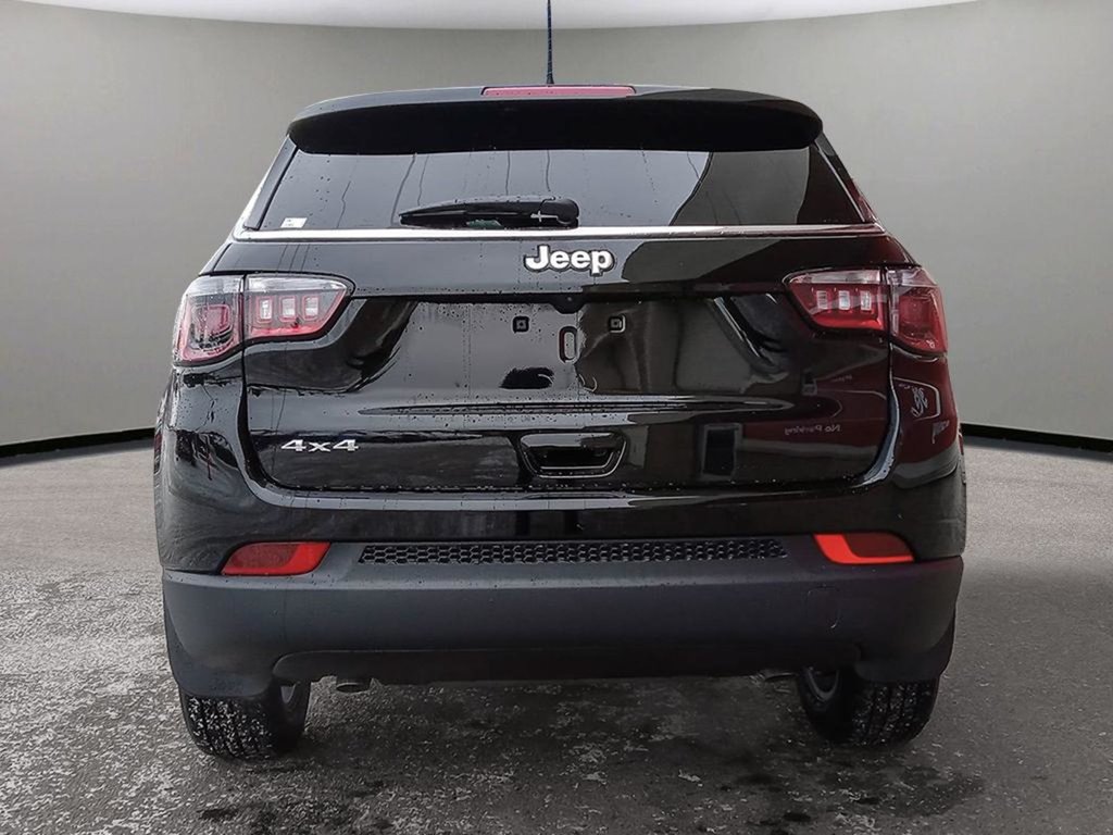 2025 Jeep Compass SPORT IN DIAMOND BLACK EQUIPPED WITH A 2.0L TUBRO I4 , 4X4 , 8SPD AUTO , TERRAIN MGMT , FCW , ACTIVE LANE MGMT , BACKUP CAM , AU-4