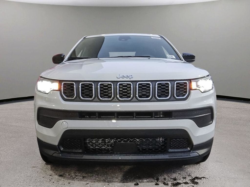 2025 Jeep Compass SPORT IN BRIGHT WHITE EQUIPPED WITH A 2.0L TURBO I4 , 4X4 , 8SPD AUTO , TERRAIN MGMT , FCW , ACTIVE LANE MGMT , BACKUP CAM , AUT-1