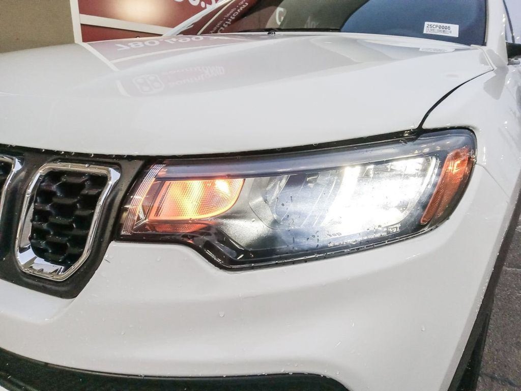 2025 Jeep Compass SPORT IN BRIGHT WHITE EQUIPPED WITH A 2.0L TURBO I4 , 4X4 , 8SPD AUTO , TERRAIN MGMT , FCW , ACTIVE LANE MGMT , BACKUP CAM , AUT-7