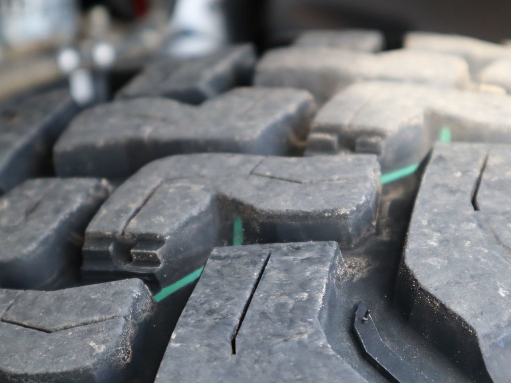 2023 Jeep Gladiator MOJAVE IN BRIGHT WHITE EQUIPPED WITH A 3.6L V6 , 4X4 , 8SPD AUTO , LEATHER HEATED SEATS + SW , 17INCH RIMS , REMOTE START , COLD-5